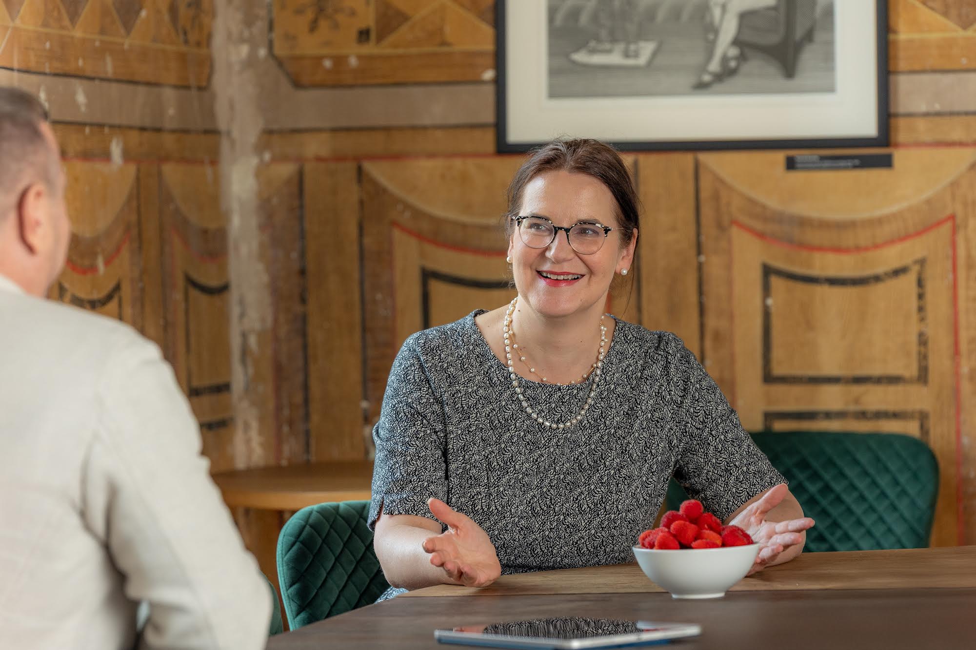 Justiits- ja digiminister Liisa Pakosta intervjuu Võrumaa Teatajale: hoolimine ei vaja lisaraha, vaid südant